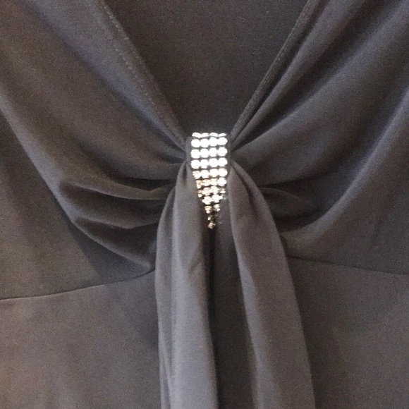 Sleeveless blouse - Picture 2 of 6